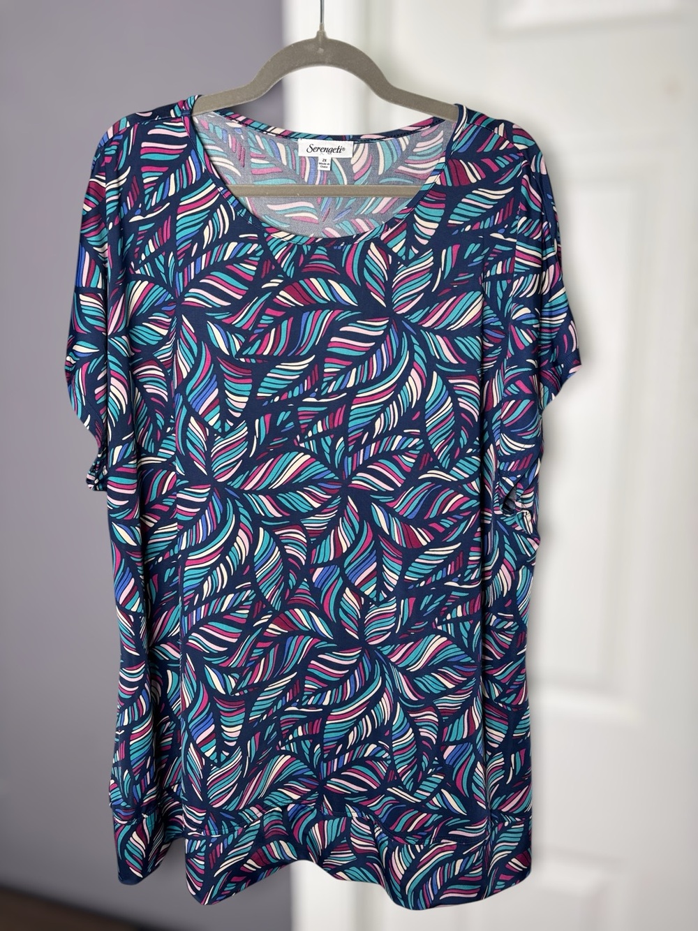 Serengeti Blue & Red Abstract Print Short Sleeve Blouse Plus Size 2X